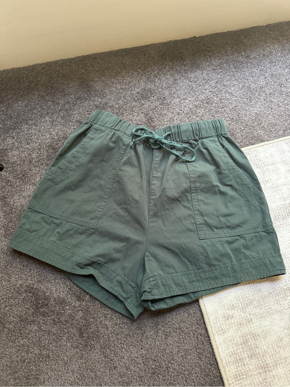 Women’s Green Cotton Shorts Elastic Waist Drawstring Pockets Size M